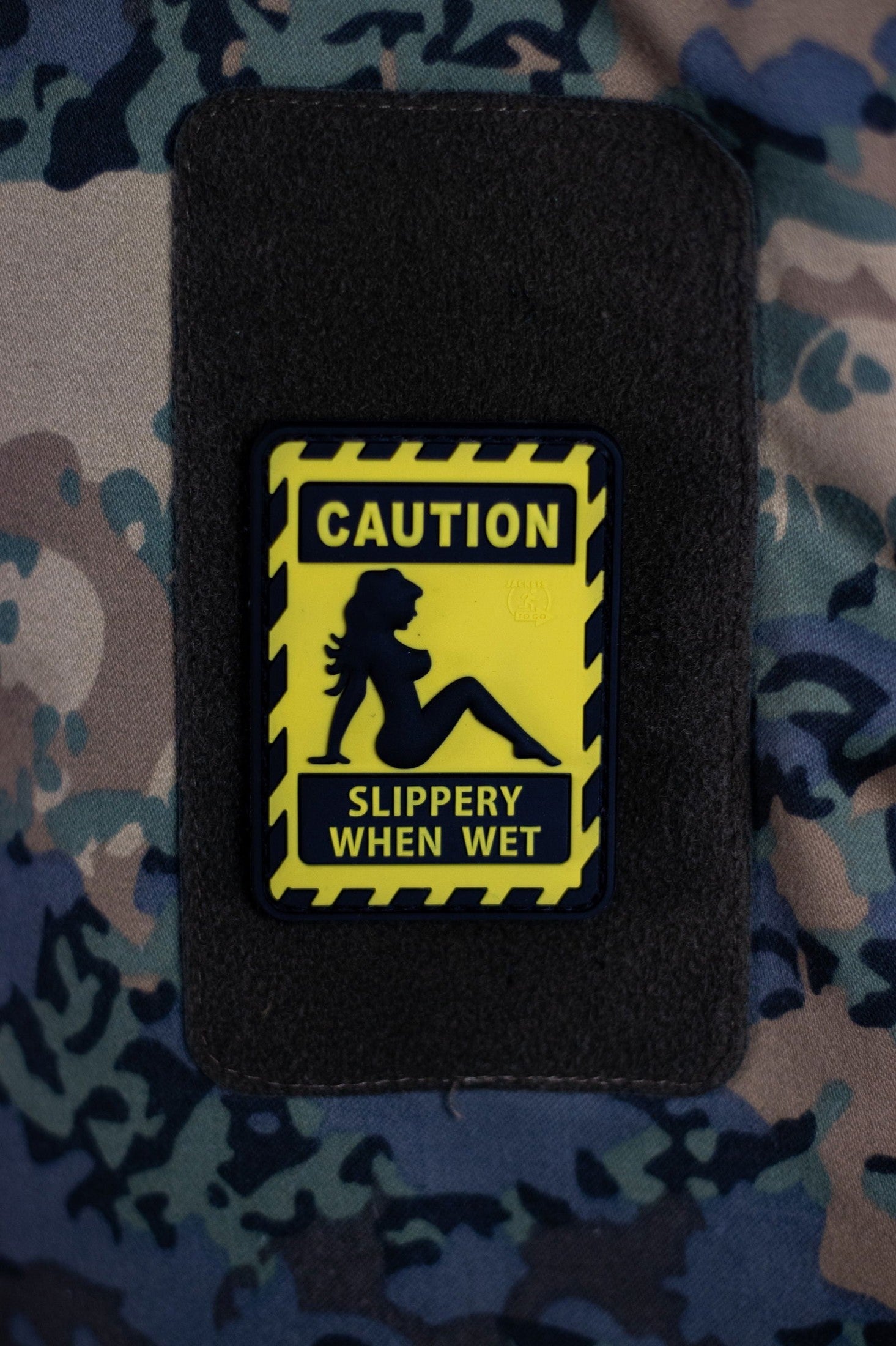 JTG SLIPPERY WHEN WET RUBBER PATCH - INVICTUSLEGIO